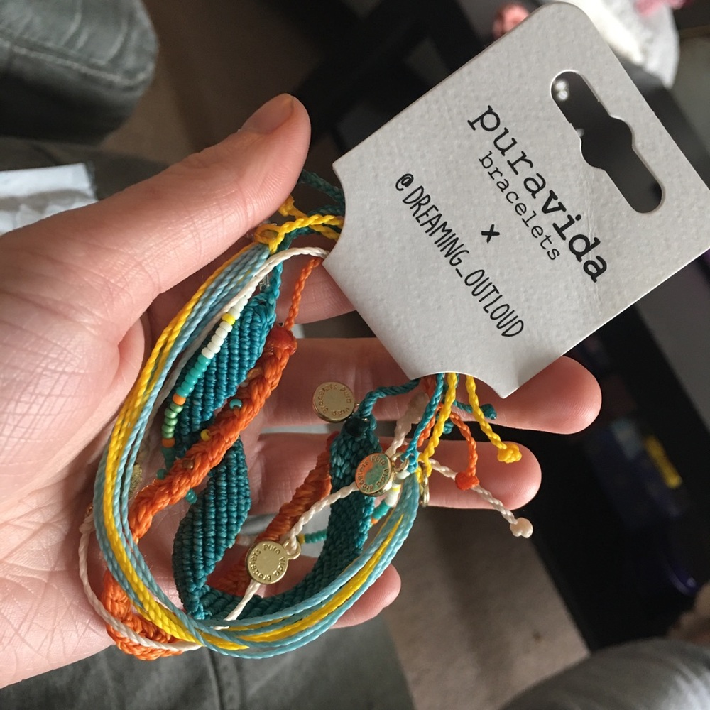 Pura Vida > dreaming out loud set ( worth $70)